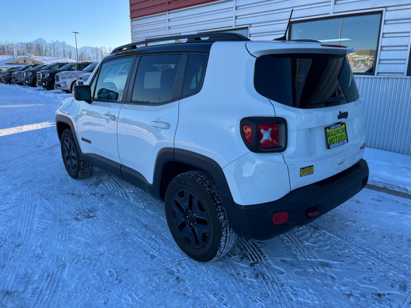 2018 White /charcoal cloth Jeep Renegade Trailhawk 4WD (ZACCJBCBXJP) with an 2.4L L4 DOHC 16V engine, 9A transmission, located at 1960 Industrial Drive, Wasilla, 99654, (907) 274-2277, 61.573475, -149.400146 - Photo#3